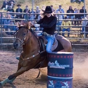 Meet your Posher, Victoria